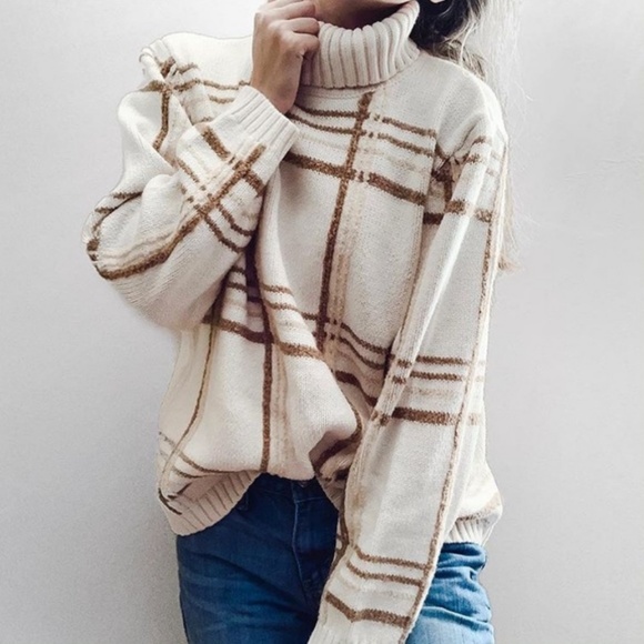 Liz Claiborne Sweaters - Comfy Liz Claiborne sweater